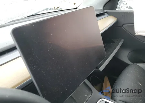 2022 Tesla Model Y z USA, uszkodzony, nr VIN 7SAYGDEE7NA006767